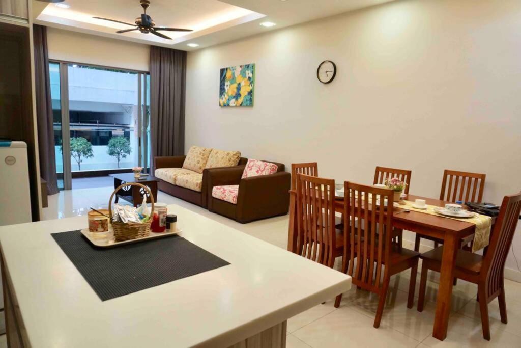 Condo In Imago Mall 亚庇最大商场imago楼里公寓 코타키나발루에서가장큰쇼핑센터아파트 Exteriör bild